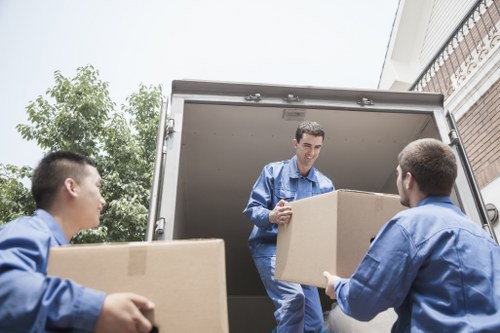 Moving truck hire for flats, houses, and business relocations